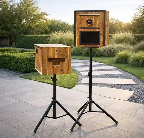 Borne photo en bois produisant des tirages instantanés dans le Gard